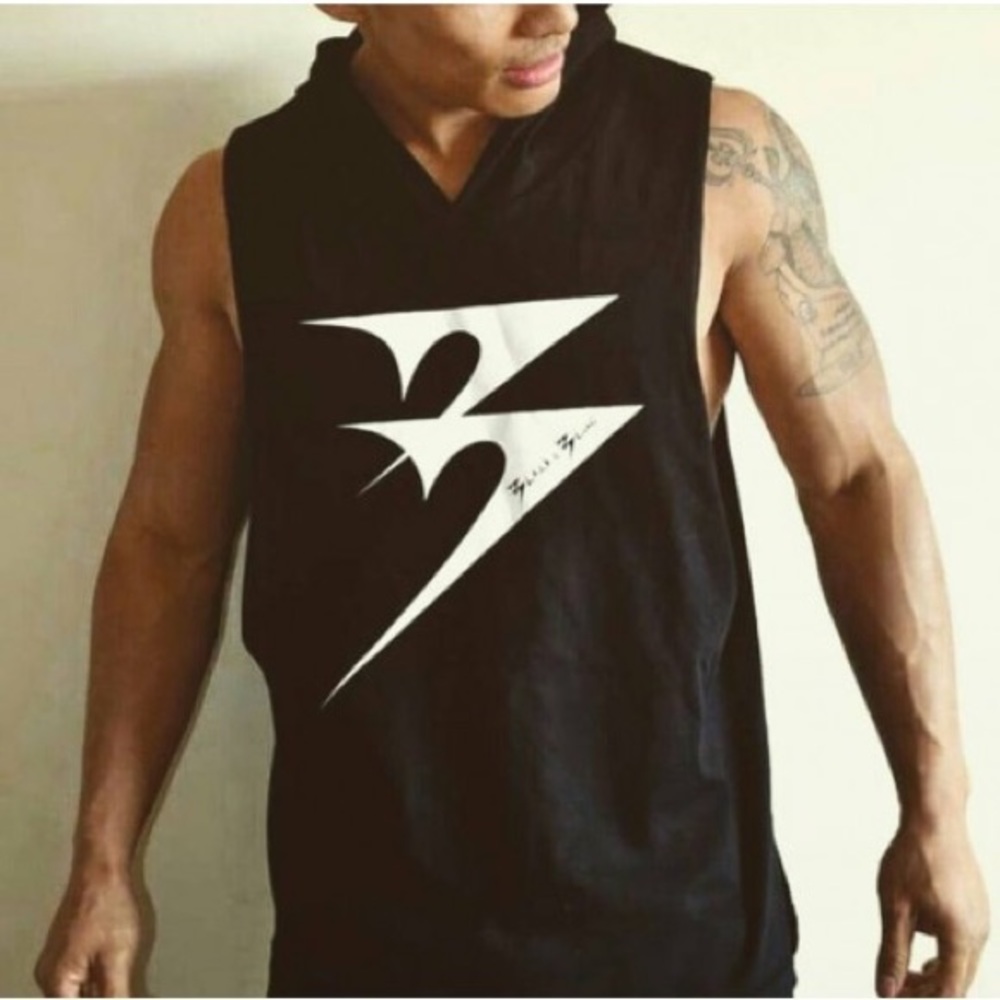 Men's hooded sleeveless gym top